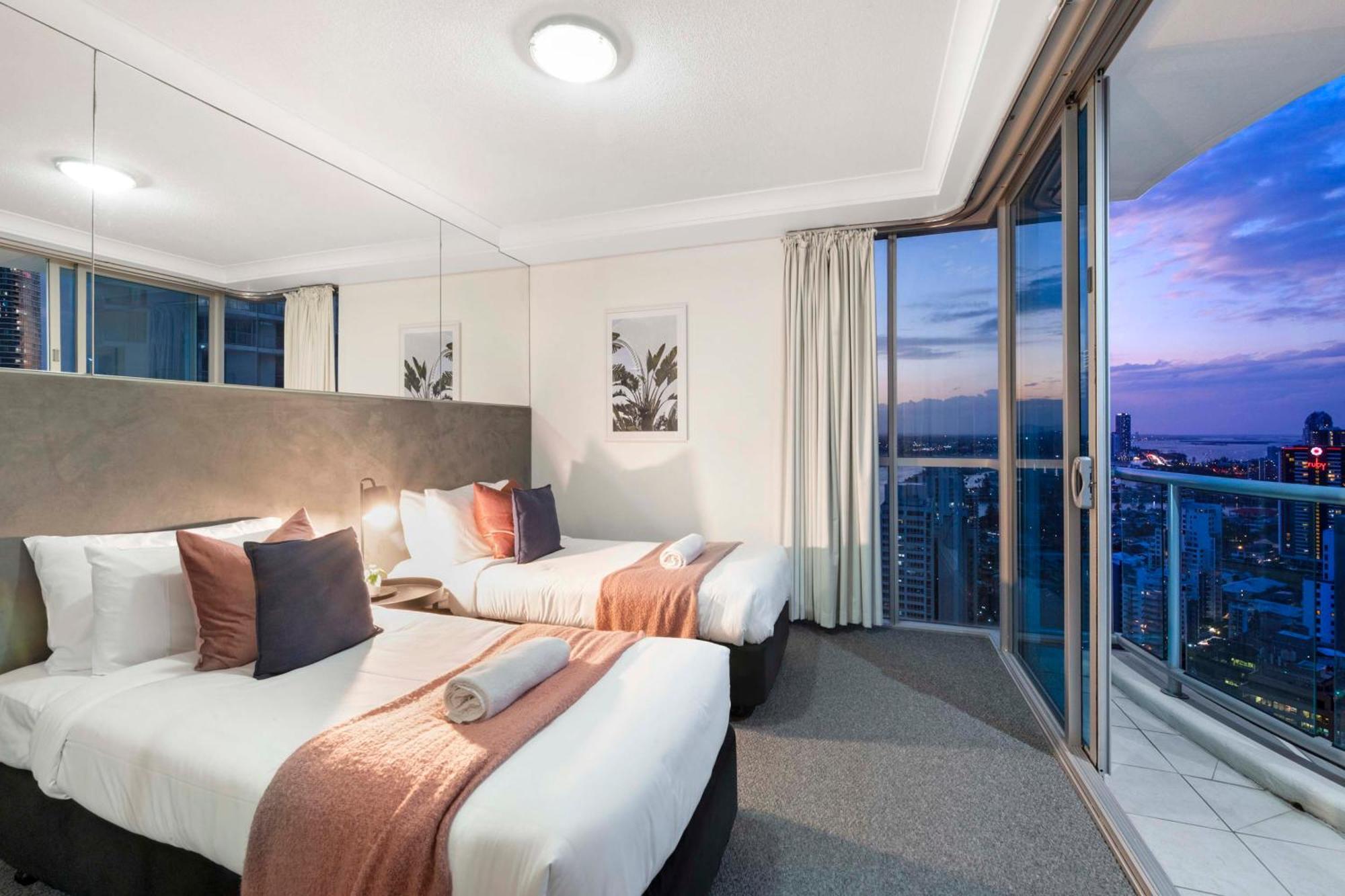 Chevron Renaissance - Self Contained & Privately Managed Apartments Gold Coast Ngoại thất bức ảnh